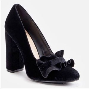 JustFab Citrine velvet block heel New Without Box